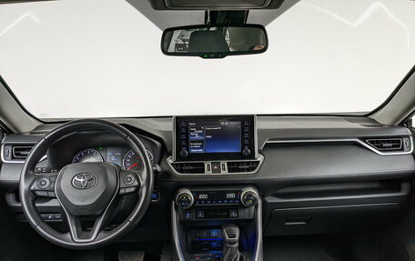 Toyota RAV4, 2021 год, 3 900 000 рублей, 11 фотография