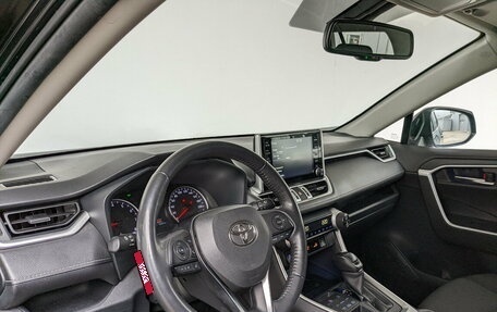 Toyota RAV4, 2021 год, 3 900 000 рублей, 15 фотография