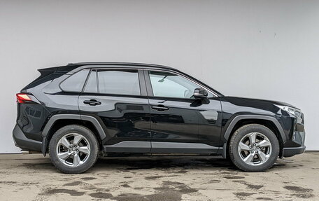 Toyota RAV4, 2021 год, 3 900 000 рублей, 27 фотография