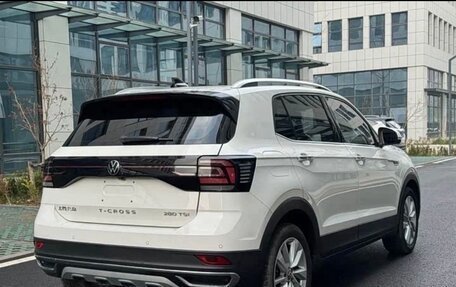 Volkswagen T-Cross I, 2022 год, 1 750 000 рублей, 6 фотография