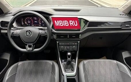 Volkswagen T-Cross I, 2022 год, 1 750 000 рублей, 11 фотография