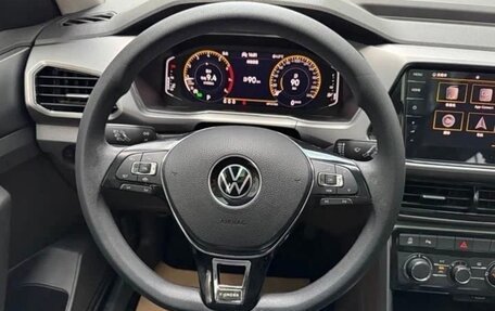 Volkswagen T-Cross I, 2022 год, 1 750 000 рублей, 13 фотография