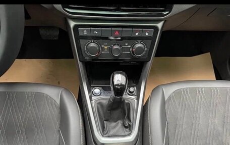 Volkswagen T-Cross I, 2022 год, 1 750 000 рублей, 14 фотография