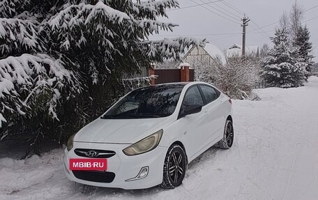 Hyundai Solaris II рестайлинг, 2012 год, 650 000 рублей, 5 фотография