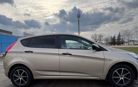 Hyundai Solaris II рестайлинг, 2012 год, 740 000 рублей, 2 фотография