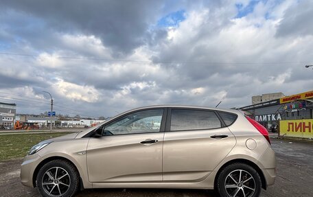 Hyundai Solaris II рестайлинг, 2012 год, 740 000 рублей, 3 фотография