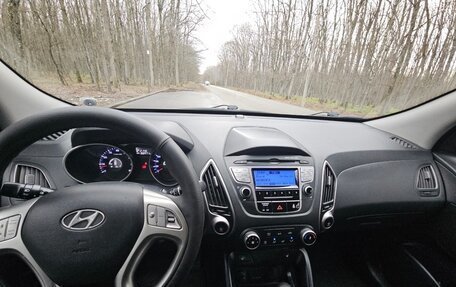 Hyundai ix35 I рестайлинг, 2012 год, 1 250 000 рублей, 10 фотография