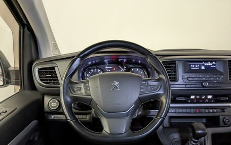 Peugeot Traveller I, 2021 год, 3 250 000 рублей, 22 фотография