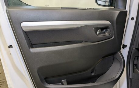 Peugeot Traveller I, 2021 год, 3 250 000 рублей, 19 фотография