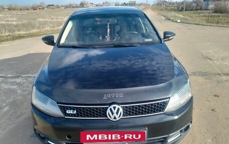 Volkswagen Jetta VI, 2013 год, 700 000 рублей, 2 фотография