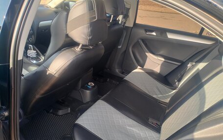 Volkswagen Jetta VI, 2013 год, 700 000 рублей, 8 фотография