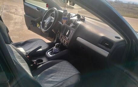 Volkswagen Jetta VI, 2013 год, 700 000 рублей, 10 фотография