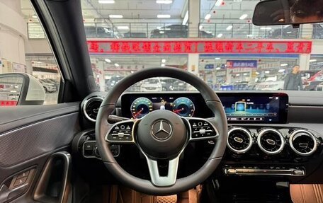 Mercedes-Benz A-Класс, 2022 год, 2 100 000 рублей, 8 фотография