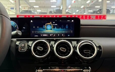 Mercedes-Benz A-Класс, 2022 год, 2 100 000 рублей, 9 фотография