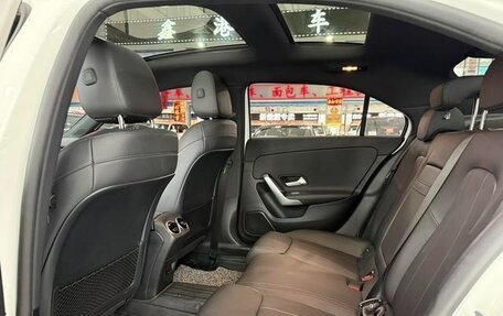 Mercedes-Benz A-Класс, 2022 год, 2 100 000 рублей, 12 фотография