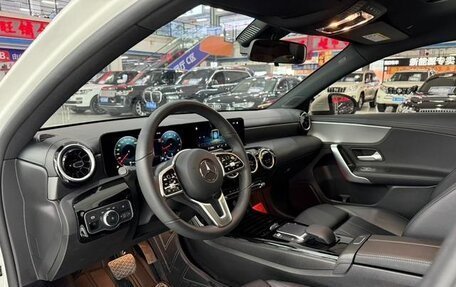 Mercedes-Benz A-Класс, 2022 год, 2 100 000 рублей, 7 фотография