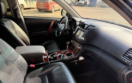 Toyota Highlander III, 2012 год, 1 850 000 рублей, 6 фотография