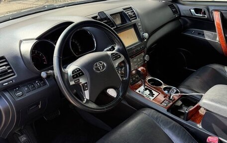 Toyota Highlander III, 2012 год, 1 850 000 рублей, 8 фотография