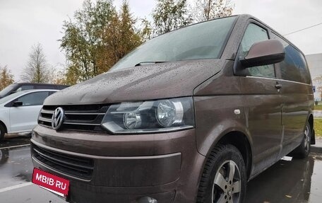 Volkswagen Caravelle T5, 2011 год, 1 800 000 рублей, 3 фотография