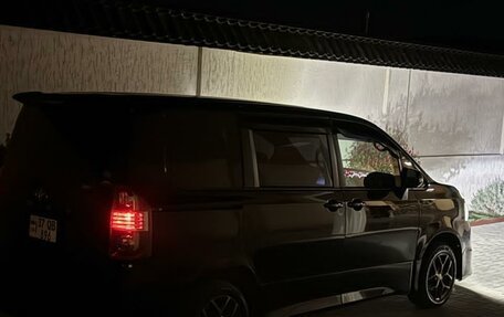 Toyota Voxy II, 2008 год, 865 000 рублей, 5 фотография