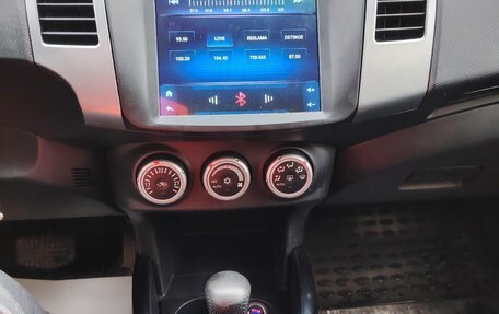 Mitsubishi Outlander III рестайлинг 3, 2008 год, 900 000 рублей, 4 фотография