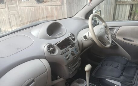 Toyota Platz, 2001 год, 340 000 рублей, 4 фотография