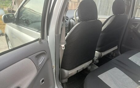 Toyota Platz, 2001 год, 340 000 рублей, 8 фотография