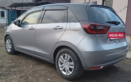 Honda Fit, 2020 год, 1 350 000 рублей, 2 фотография