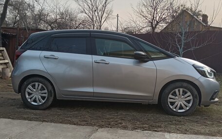 Honda Fit, 2020 год, 1 350 000 рублей, 4 фотография