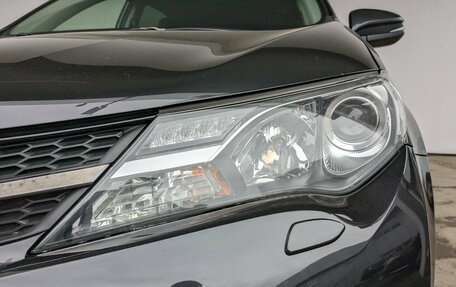 Toyota RAV4, 2015 год, 2 000 000 рублей, 23 фотография