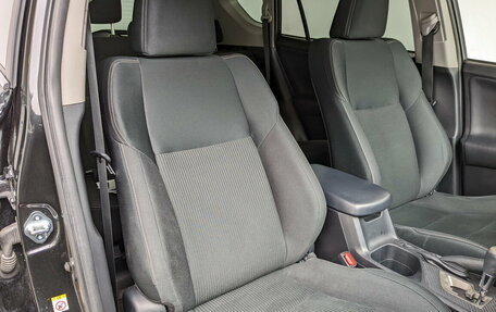 Toyota RAV4, 2015 год, 2 000 000 рублей, 26 фотография