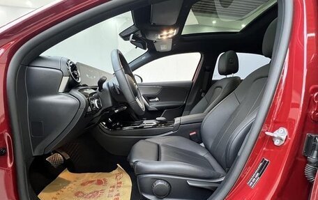 Mercedes-Benz A-Класс, 2021 год, 2 100 000 рублей, 8 фотография