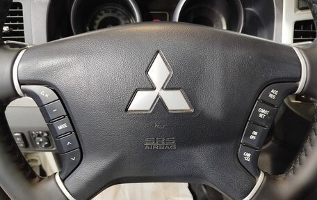 Mitsubishi Pajero IV, 2015 год, 2 330 000 рублей, 18 фотография