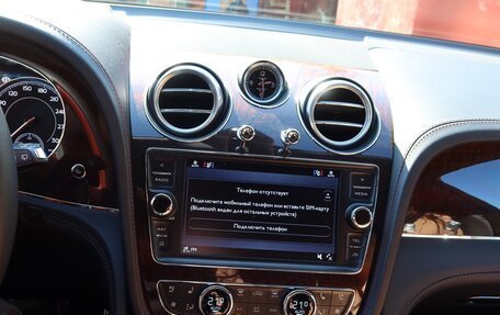 Bentley Bentayga I, 2018 год, 16 000 000 рублей, 21 фотография