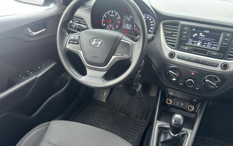 Hyundai Solaris II рестайлинг, 2018 год, 950 000 рублей, 12 фотография