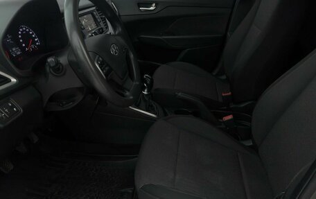 Hyundai Solaris II рестайлинг, 2018 год, 950 000 рублей, 15 фотография