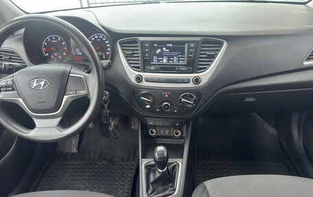 Hyundai Solaris II рестайлинг, 2018 год, 950 000 рублей, 14 фотография