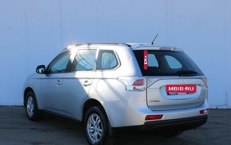 Mitsubishi Outlander III рестайлинг 3, 2013 год, 1 290 000 рублей, 7 фотография