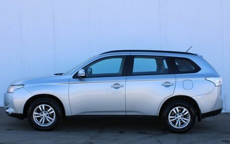 Mitsubishi Outlander III рестайлинг 3, 2013 год, 1 290 000 рублей, 8 фотография