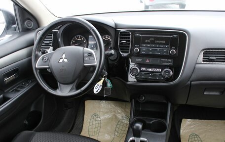 Mitsubishi Outlander III рестайлинг 3, 2013 год, 1 290 000 рублей, 18 фотография