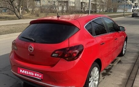 Opel Astra J, 2013 год, 950 000 рублей, 2 фотография
