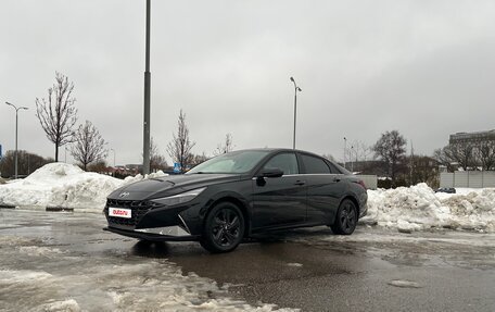 Hyundai Elantra, 2021 год, 2 050 000 рублей, 2 фотография
