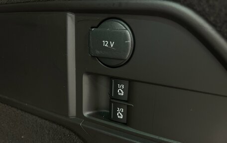 Volkswagen Touareg III, 2011 год, 1 660 000 рублей, 25 фотография