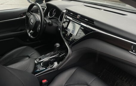 Toyota Camry, 2021 год, 2 450 000 рублей, 10 фотография