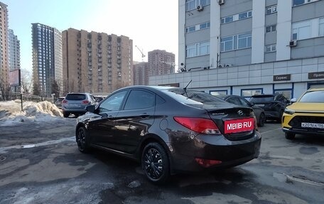 Hyundai Solaris II рестайлинг, 2015 год, 1 010 000 рублей, 3 фотография