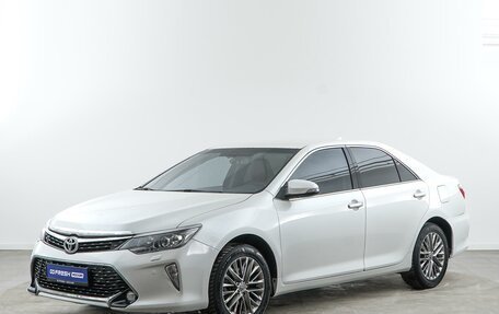 Toyota Camry, 2017 год, 1 900 000 рублей, 5 фотография