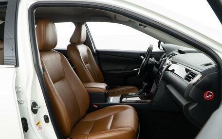 Toyota Camry, 2017 год, 1 900 000 рублей, 8 фотография