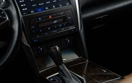 Toyota Camry, 2017 год, 1 900 000 рублей, 14 фотография