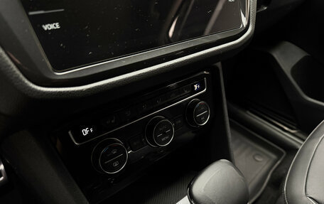 Volkswagen Tiguan II, 2018 год, 3 200 000 рублей, 20 фотография