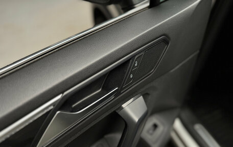 Volkswagen Tiguan II, 2018 год, 3 200 000 рублей, 17 фотография